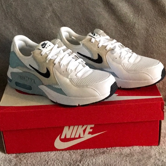 Nike Shoes - Women’s Nike Air max Excee size 7 New